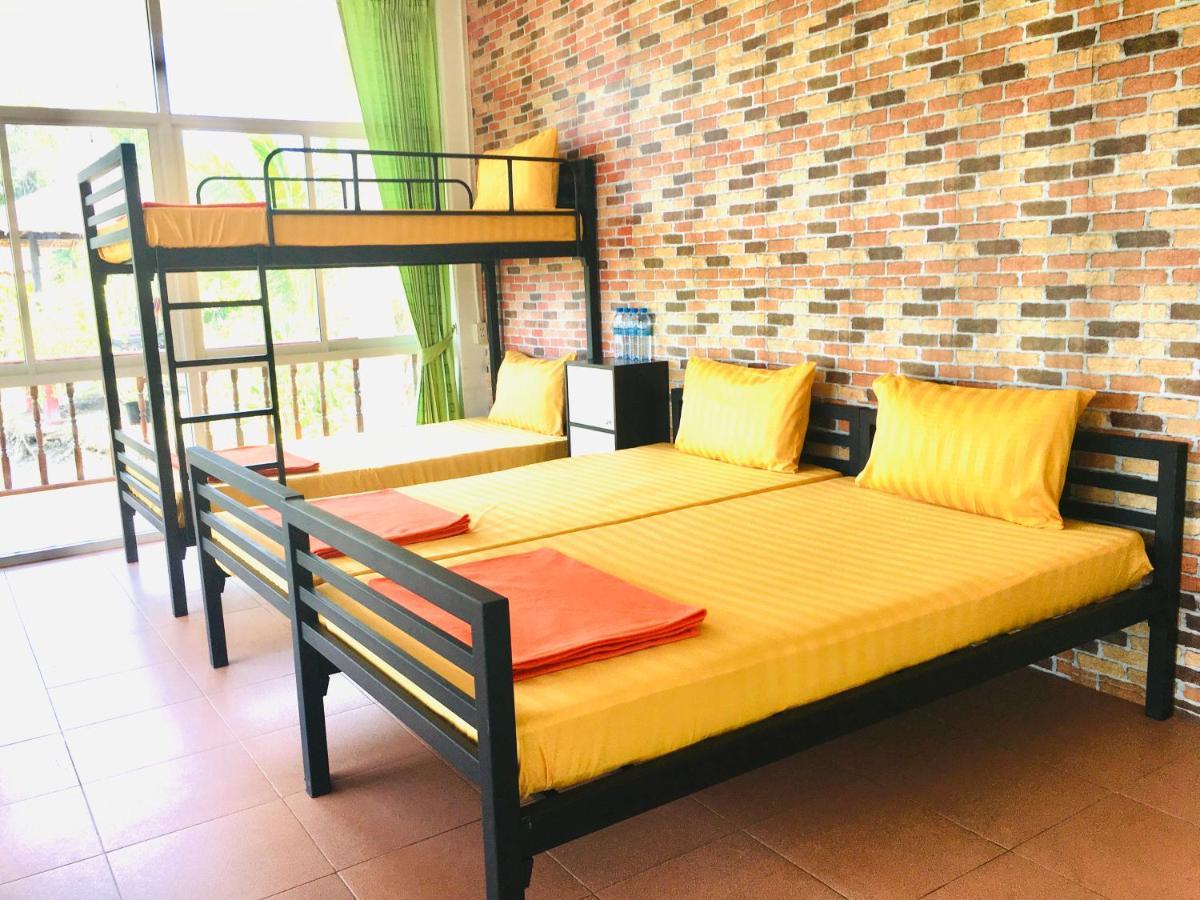 Saeng Tai Amphawa Apartment Samut Songkhram Bagian luar foto
